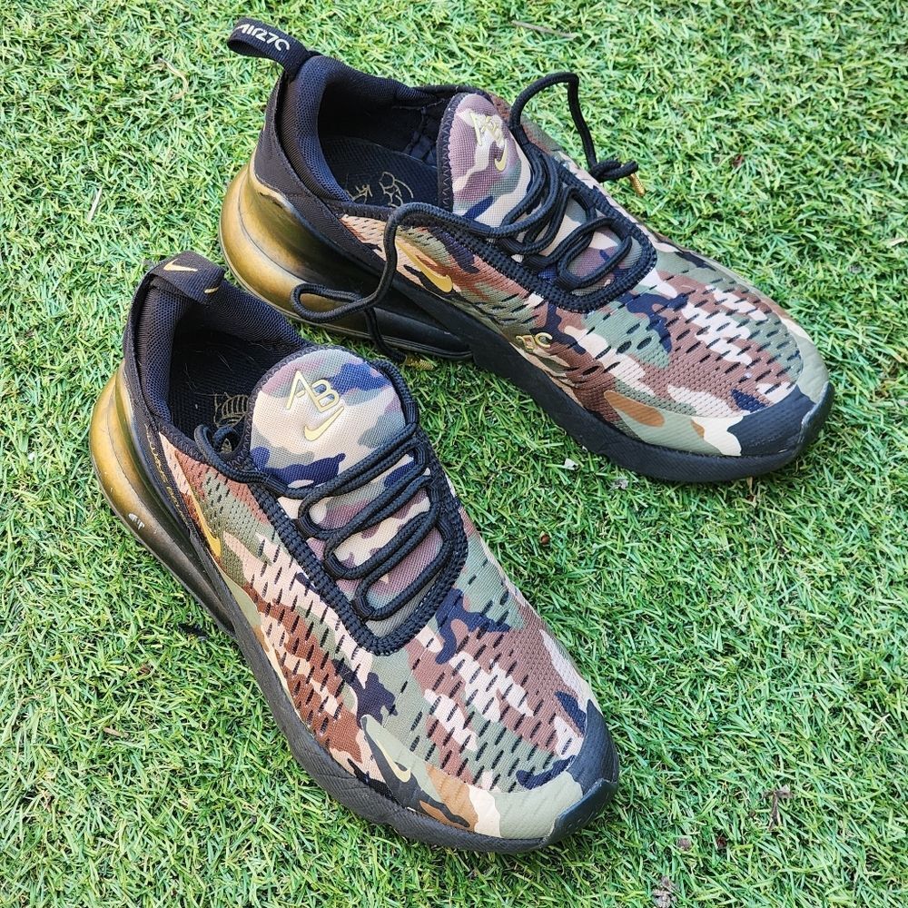 NIKE AIR MAX 270 - Women's Sneakers - SIZE 8 - Please See All Pictures